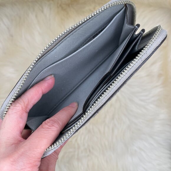 Michael Kors Medium Snakeskin-Style Wallet with Silver Hardware GUC - Picture 6 of 8